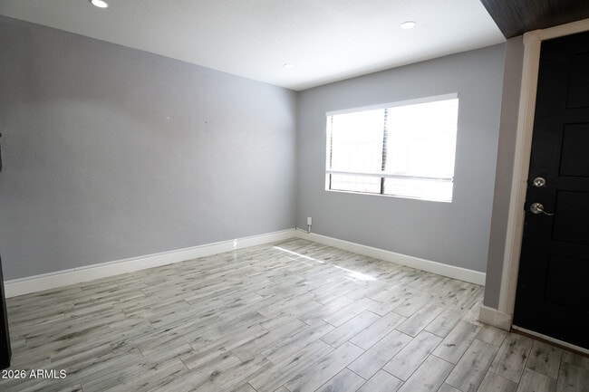 Photo - 5100 N Miller Rd