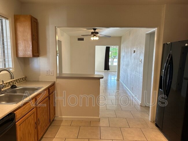 Photo - 2037 N 21st Pl