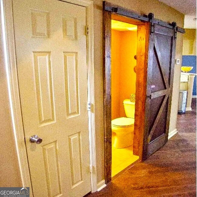 Photo - 1552 Burnstone Dr