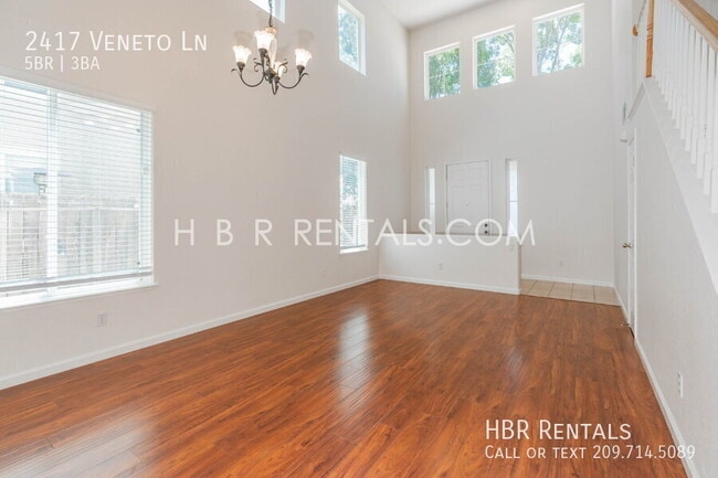 Photo - 2417 Veneto Ln