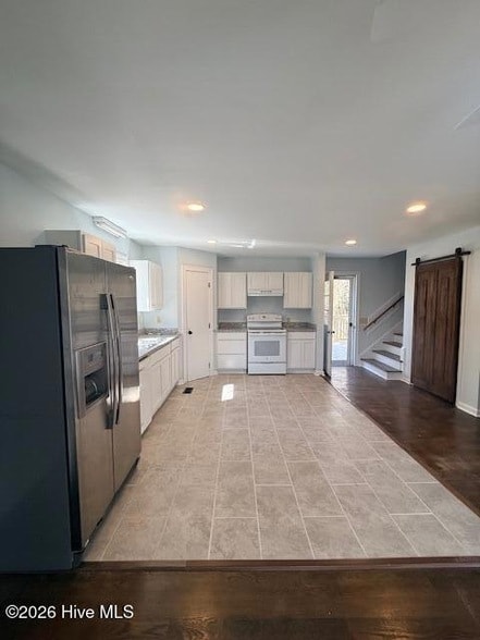 Photo - 309 Country Club Ln