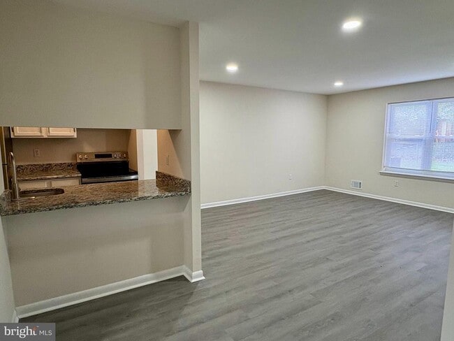 Photo - 10 Baylis St