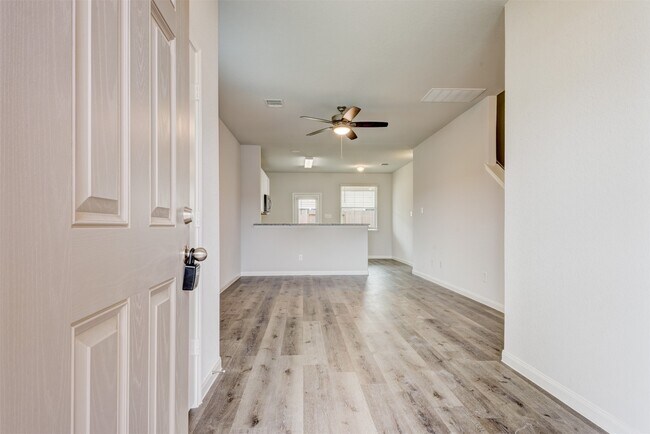 Photo - 5011 Blue Jacaranda Wy