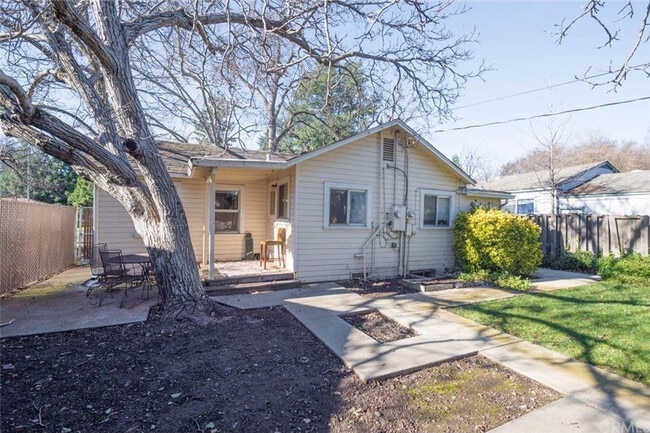 Building Photo - 1572 Warner St Rental