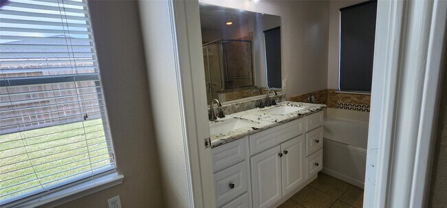 Photo - 8830 Summerset Meadow Ct