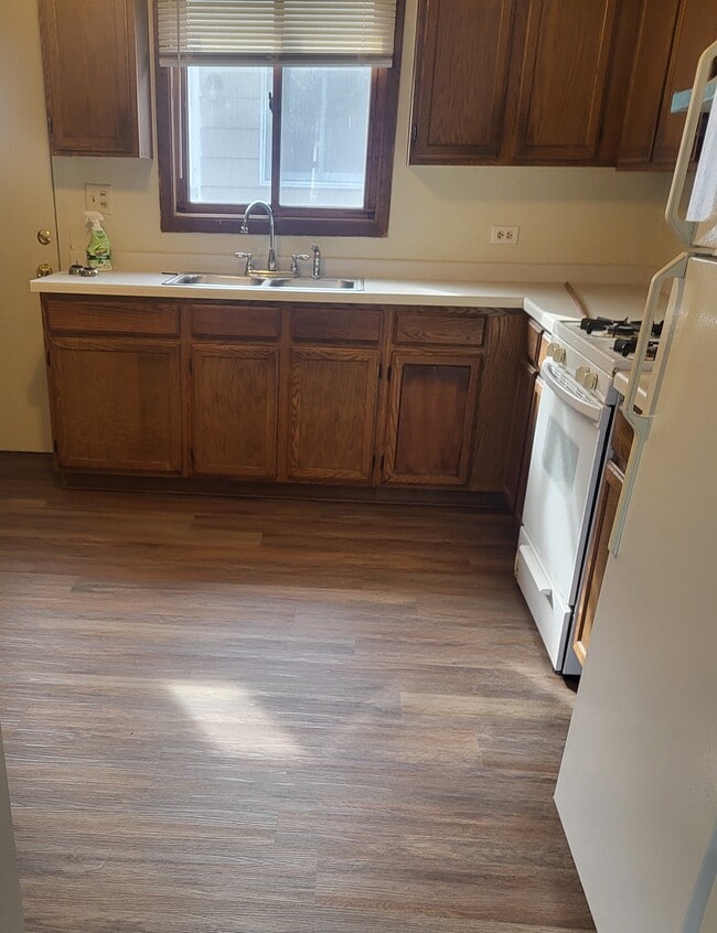 Building Photo - 1520 Westmoreland Ave Unit 2 Bedroom Apartment