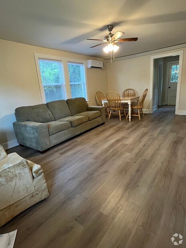 Building Photo - 2222 Oceola St Rental