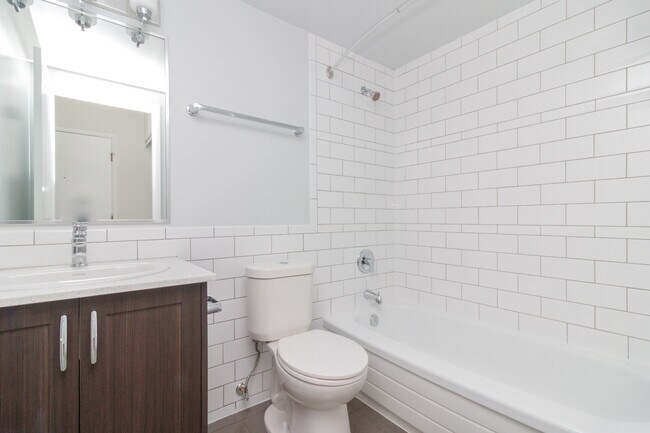 Photo - Queenston Manor