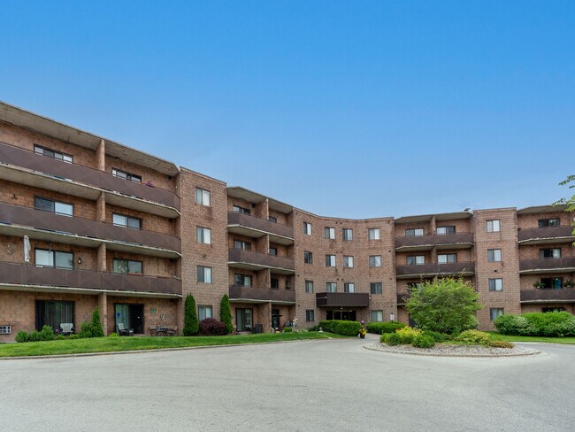 Photo - 110 Highview Avenue East