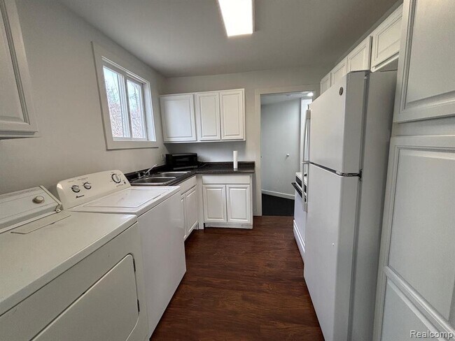 Photo - 2145 Browning St