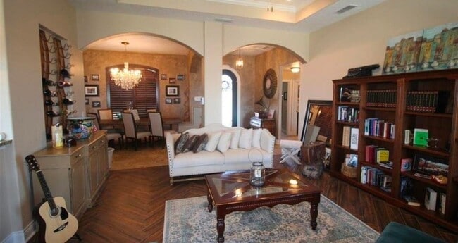 Photo - 3713 Woodlark Road