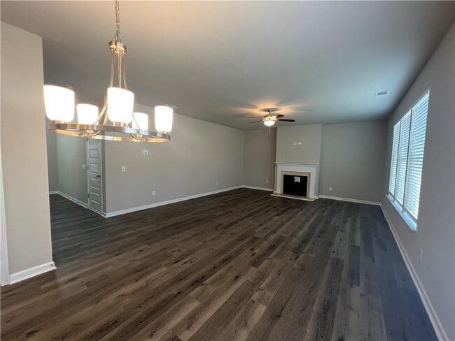 Photo - 213 Creek View Pl