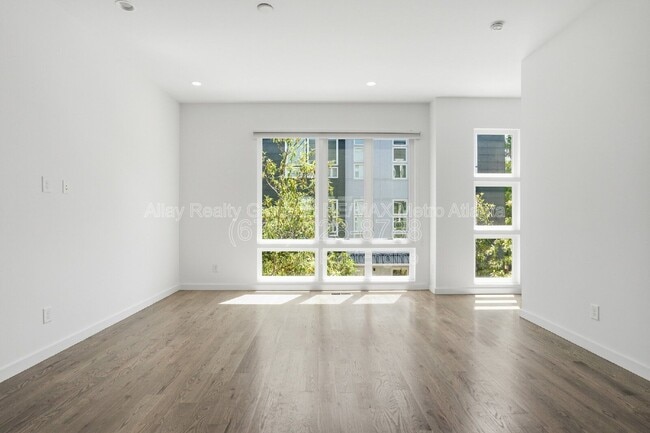 Photo - 1463 La France Street Northeast