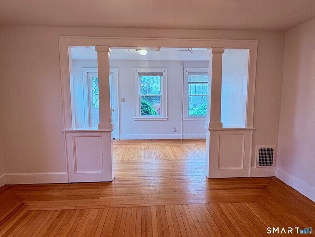 Photo - 21 Monroe St