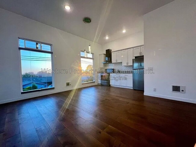 Photo - 721B Clubhouse Dr