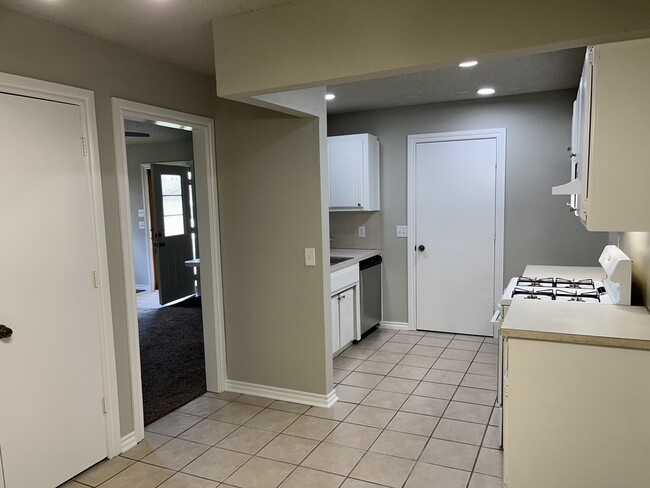 Photo - 1207 Sequoyah Cir