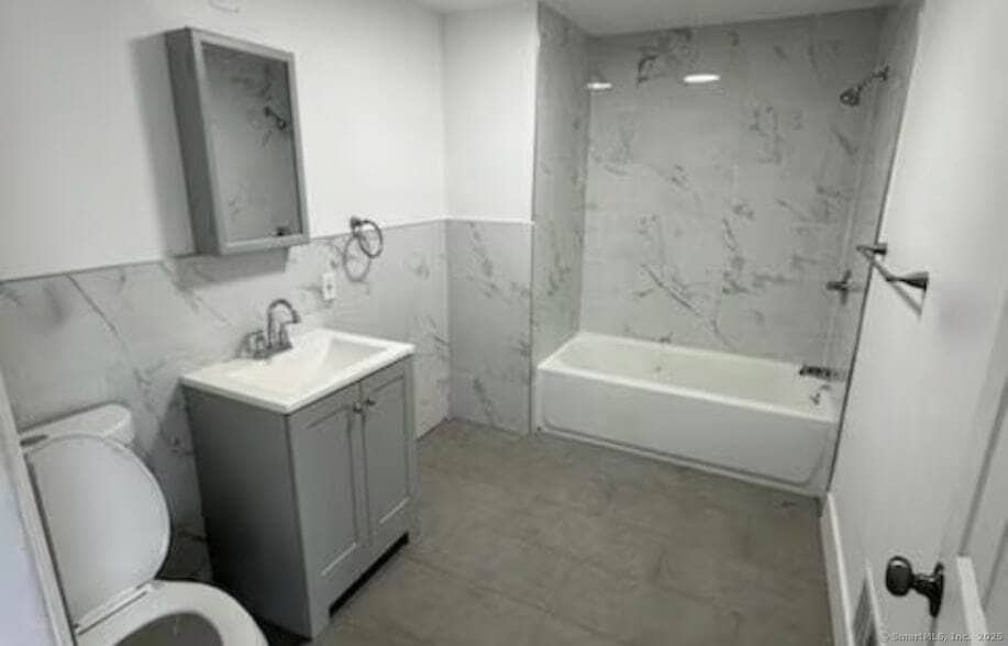 Photo - 657 Maple St Unit 3