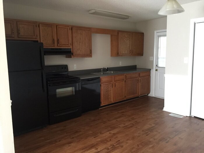 Photo - Shelton Place $1025.00, 2br/1.5ba townhome...