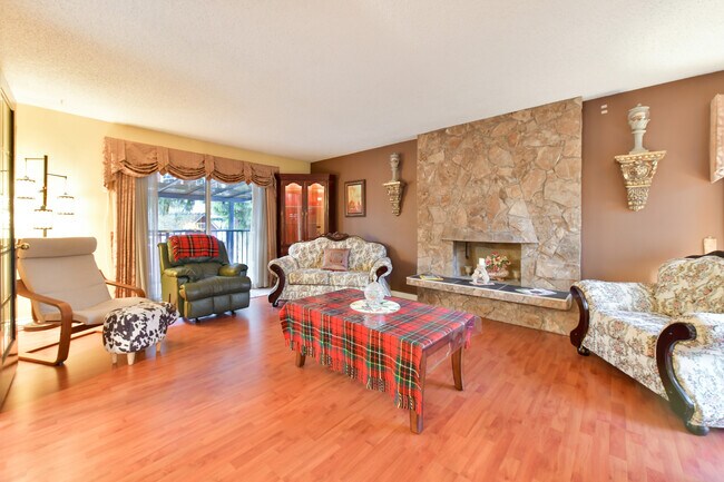 Photo - Charming Family Home for Rent — Quiet Cul-de-Sac in Fleetwood / Surrey Unit Upper House