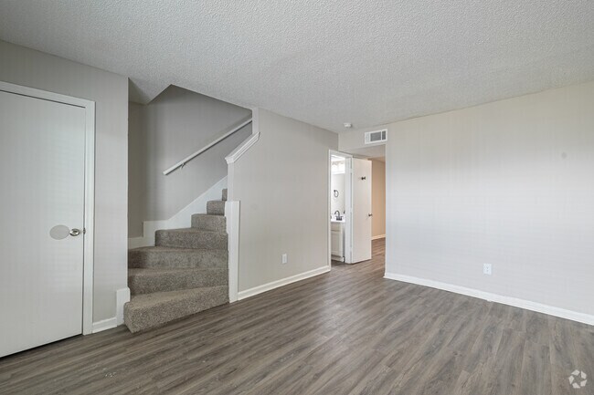 2BR, 1BA - 915SF - Tristan Townhomes