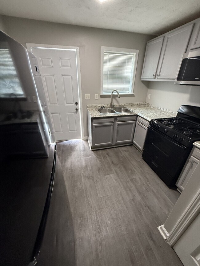 Photo - 1425 Joseph E. Boone Blvd NW