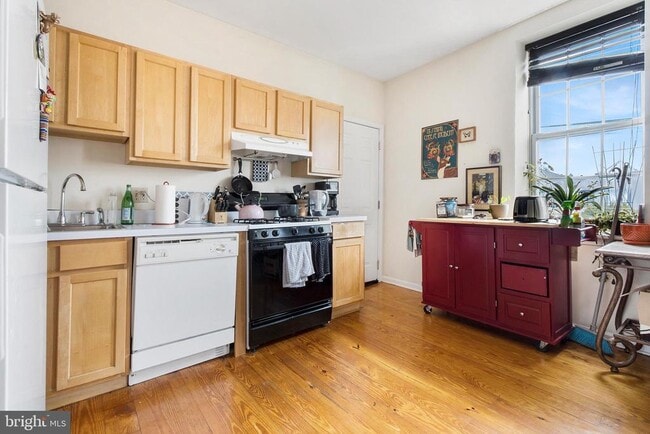 Photo - 321 N Front St Unit 4