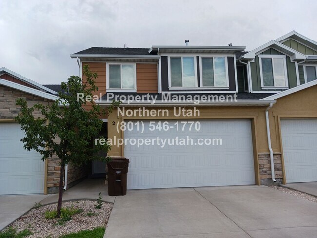 Building Photo - 3 Bed 2.5 Bath Townhome in West Haven Comi...