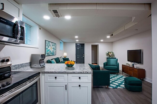 Photo - 116-118 N 32nd Avenue Unit 118 N 32nd Avenue #3