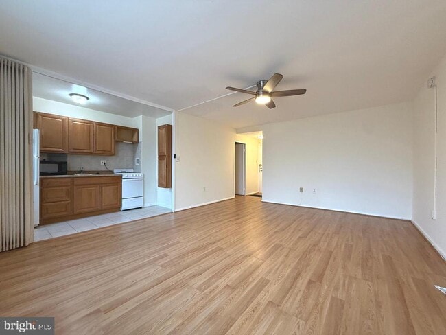 Photo - 4100 W St NW Unidad 303