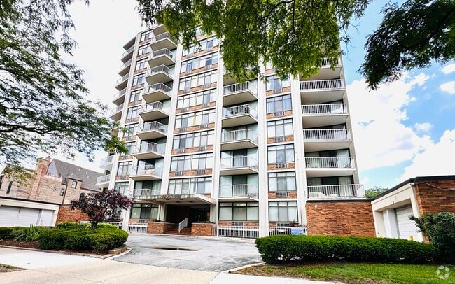 Building Photo - 3100 S King Dr Unit 601 Rental