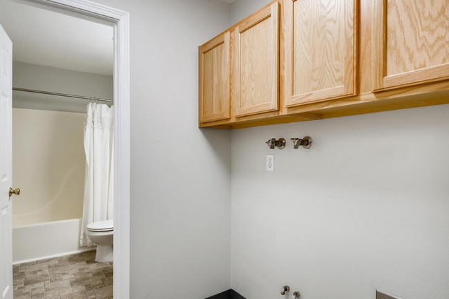Photo - 7326 N Greeley Ave Unidad 7326