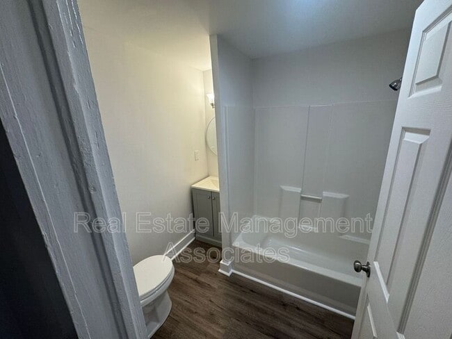 Photo - 525 N 8th St