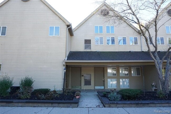 Building Photo - 27991 Rollcrest Rd Unit 1