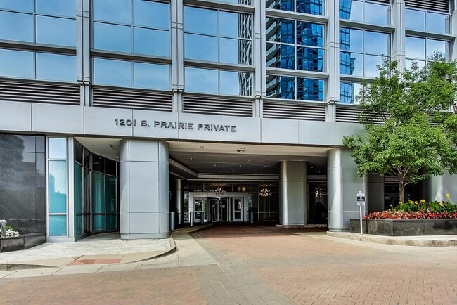 Photo - 1201 S Prairie Ave Unidad 706