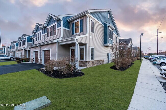 Photo - 52 Rockingham Way