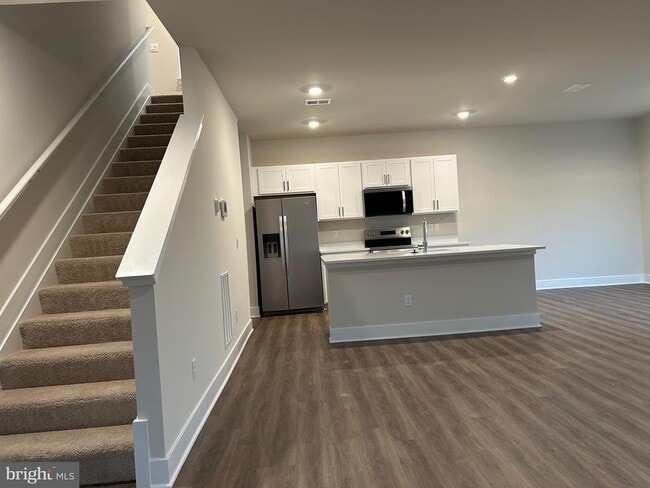 Photo - 140 Wappinger Ter