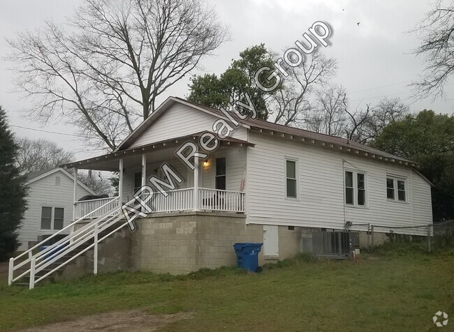 Building Photo - Updated one bedroom duplex Rental