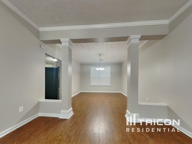 Photo - 1065 Dalby Way