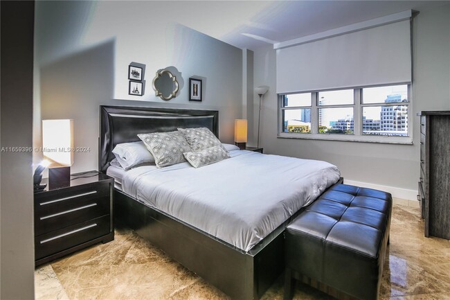 Photo - 888 Brickell Key Dr
