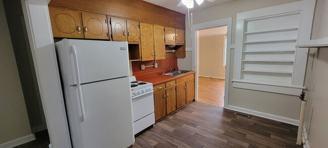 Photo - 1307 E 10th St