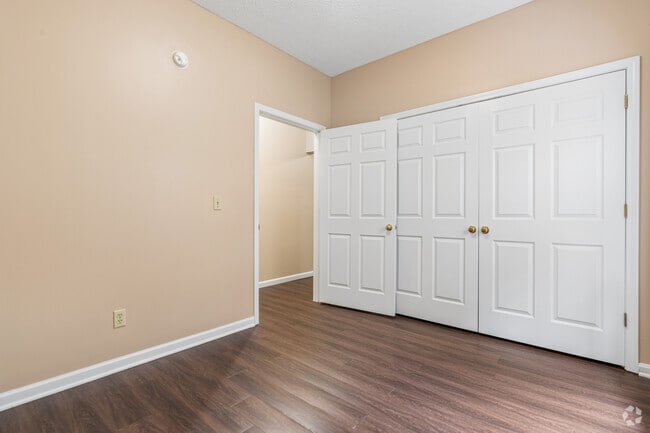 1BR, 1BA - 750SF - Primary Bedroom