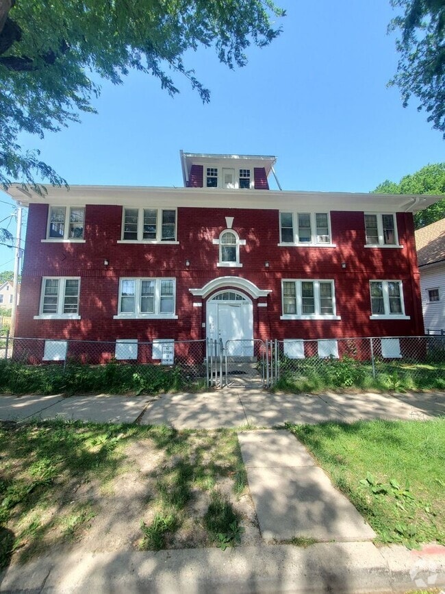 Building Photo - 3121 N 39th St Rental