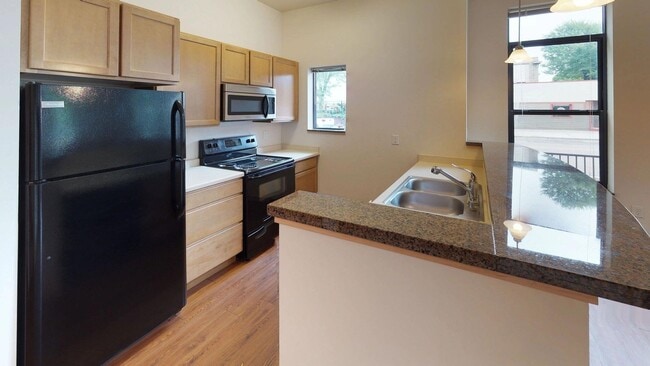 602 W Main St Unit 602