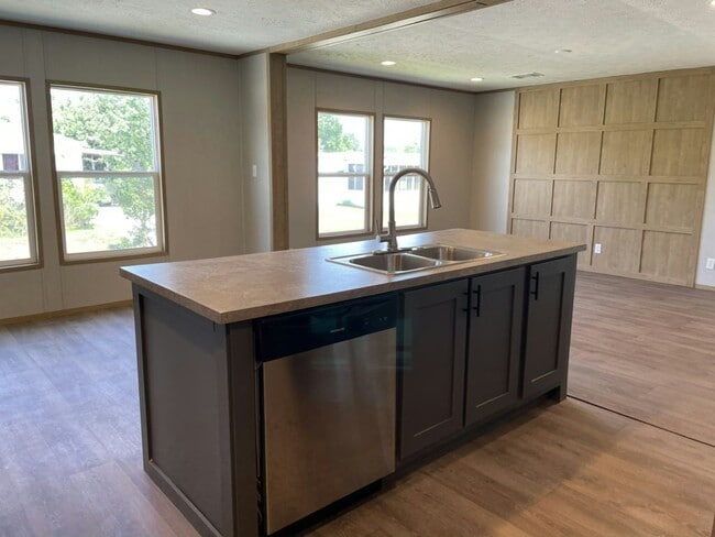 Photo - 435 Misty Ln