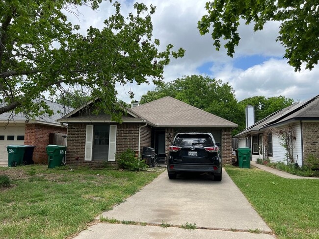 Building Photo - Spacious 3 Bed / 2 Bath Home Near TWU & Downtown Denton