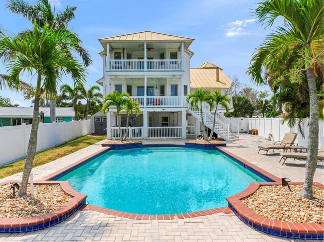 Photo - 414 140th Ave E