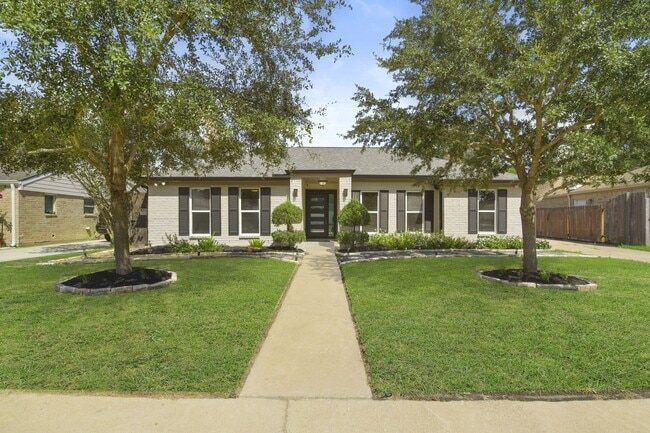 Photo - 15710 Creekhaven Dr