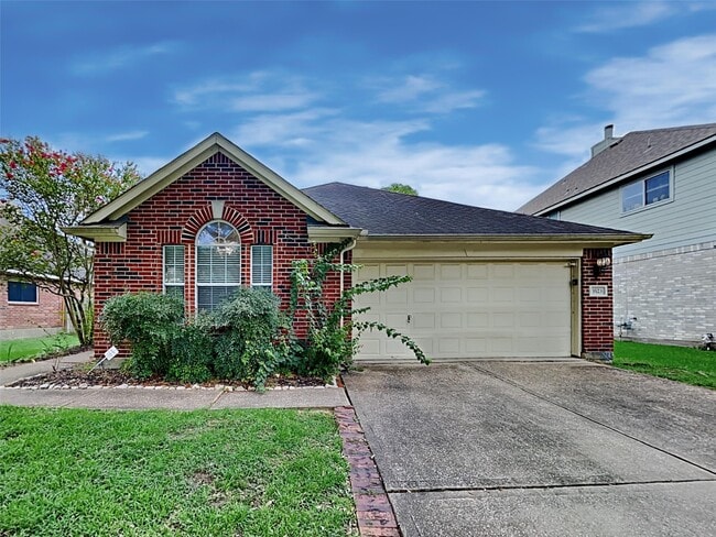 Building Photo - 3523 Pine Valley Dr