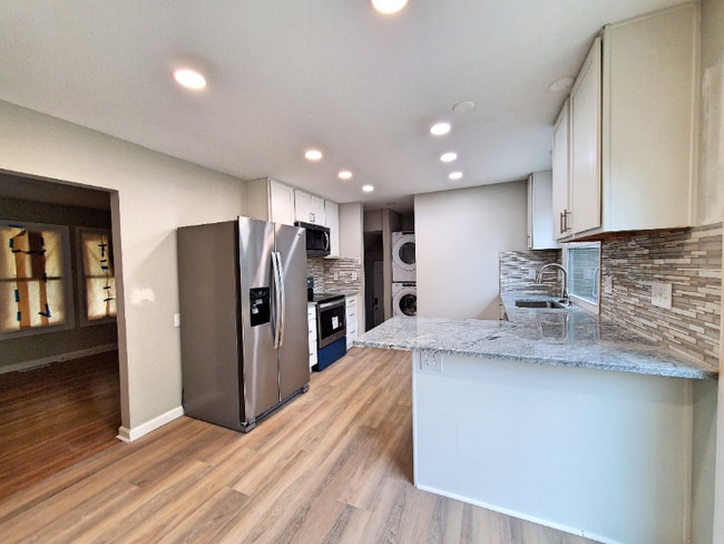 Photo - 952 Lilley Ave