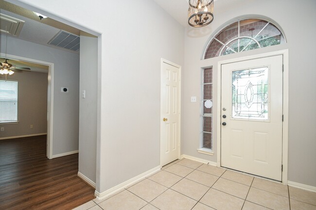 Photo - 707 New Pines Dr
